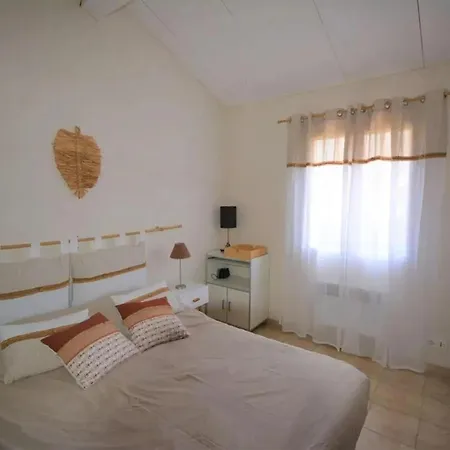 Maison Familiale Spacieuse Avec Piscine à
