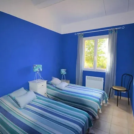 Maison Familiale Spacieuse Avec Piscine A Semesterbostad